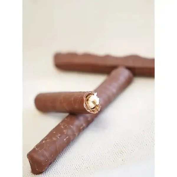 Πουράκια ORAMA με γέμιση λευκής πραλίνας φουντουκιού