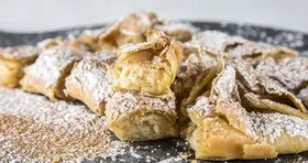 Μπουγάτσα με κρέμα (κομμάτι) 230γρ.