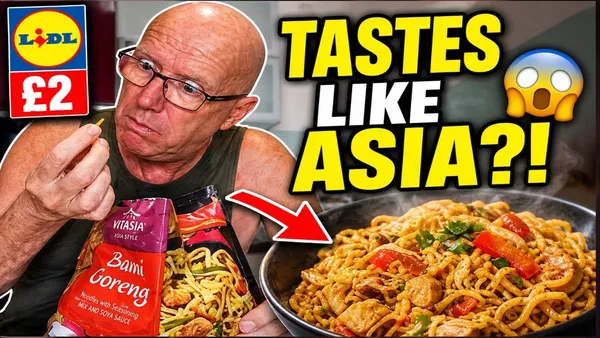 Γεύμα (Nasi Goreng ρύζι, Bami Goreng noodles)